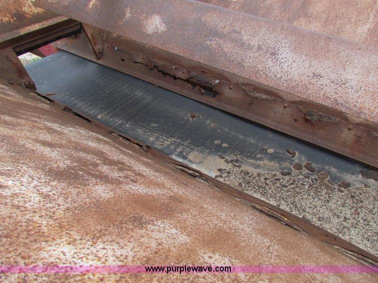 image for item B7212 1981 International Loral 1600C lime spreader truck