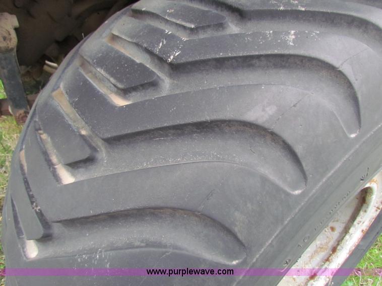 image for item B7212 1981 International Loral 1600C lime spreader truck