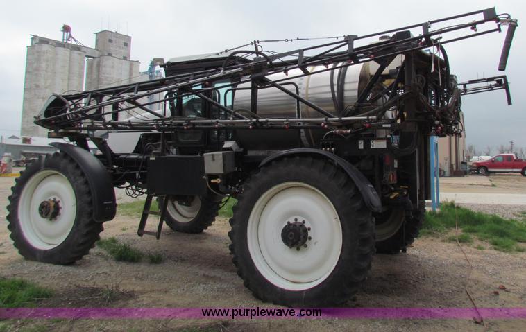image for item B7213 2002 Willmar Eagle 8500 sprayer