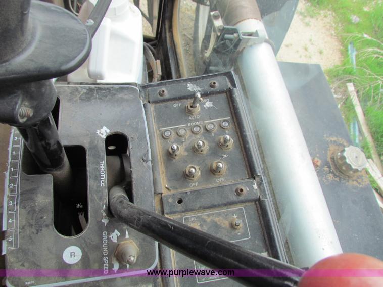 image for item B7213 2002 Willmar Eagle 8500 sprayer