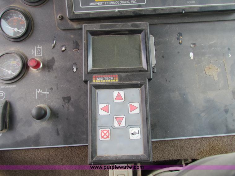 image for item B7213 2002 Willmar Eagle 8500 sprayer