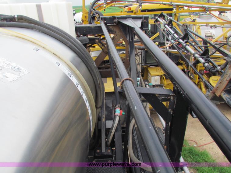 image for item B7213 2002 Willmar Eagle 8500 sprayer