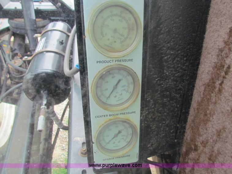 image for item B7213 2002 Willmar Eagle 8500 sprayer