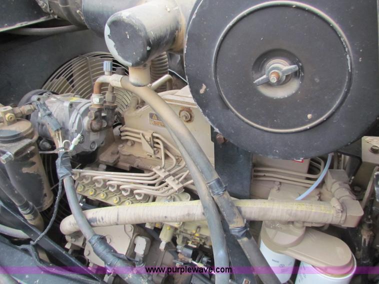 image for item B7213 2002 Willmar Eagle 8500 sprayer