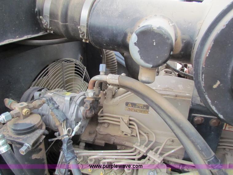 image for item B7213 2002 Willmar Eagle 8500 sprayer