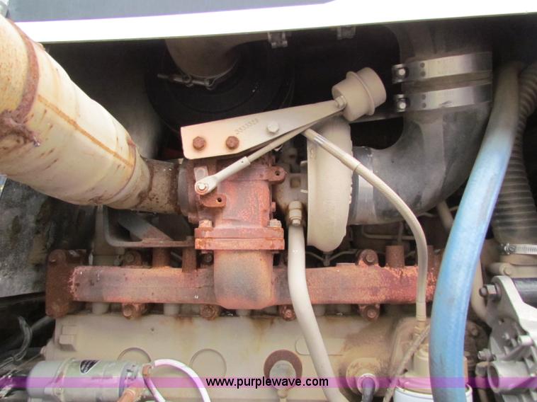 image for item B7213 2002 Willmar Eagle 8500 sprayer