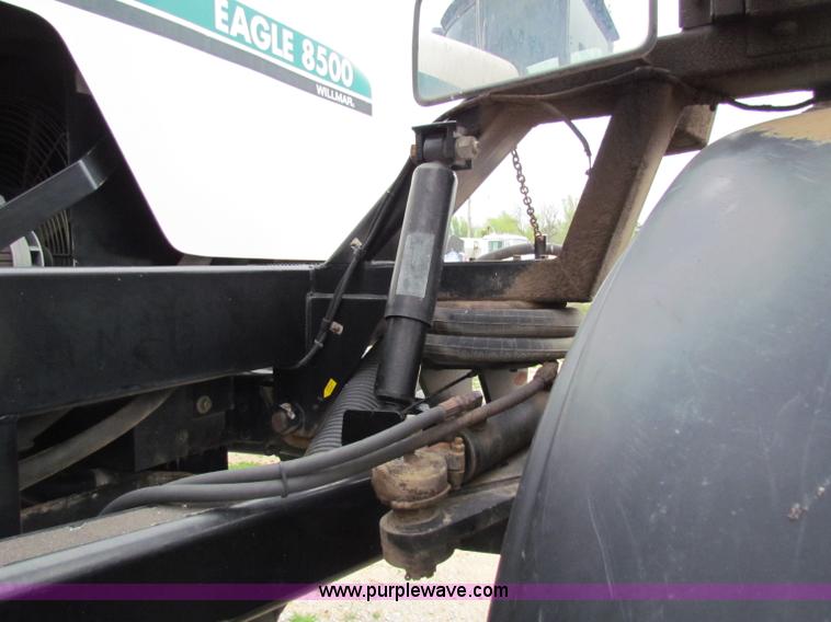 image for item B7213 2002 Willmar Eagle 8500 sprayer