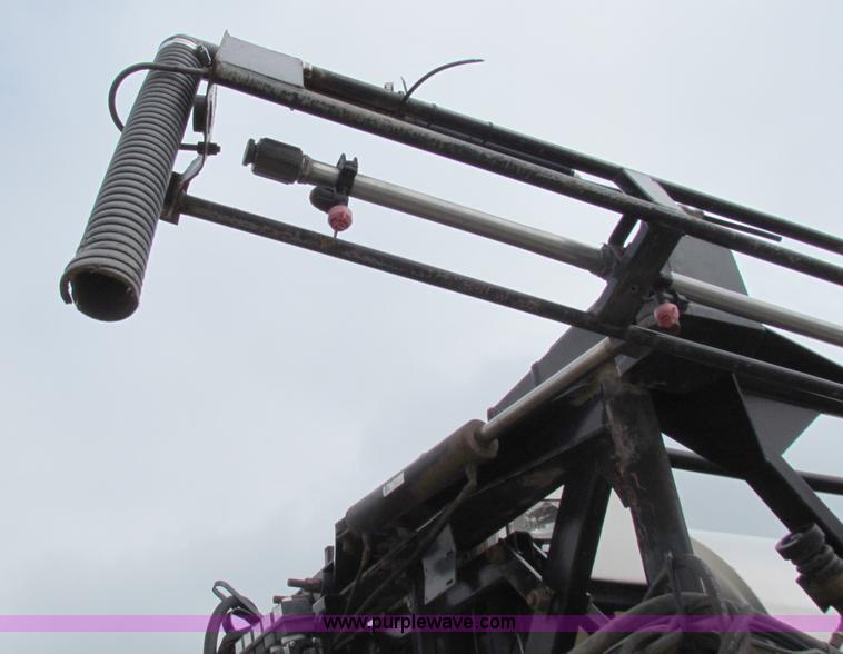 image for item B7213 2002 Willmar Eagle 8500 sprayer
