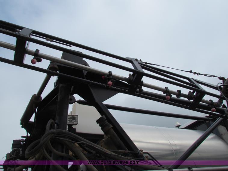 image for item B7213 2002 Willmar Eagle 8500 sprayer