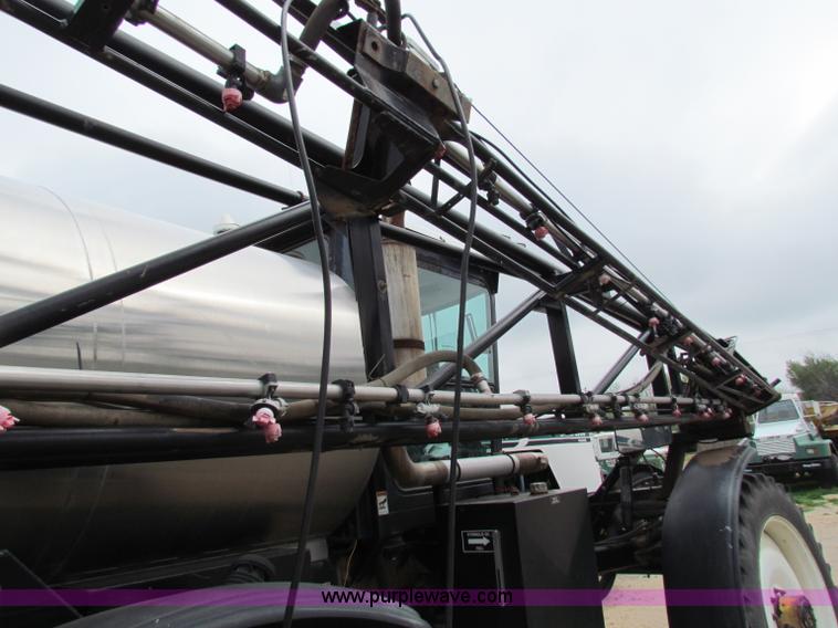 image for item B7213 2002 Willmar Eagle 8500 sprayer