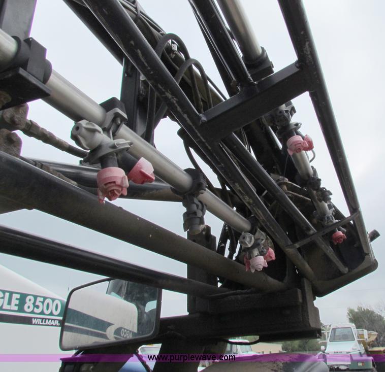 image for item B7213 2002 Willmar Eagle 8500 sprayer