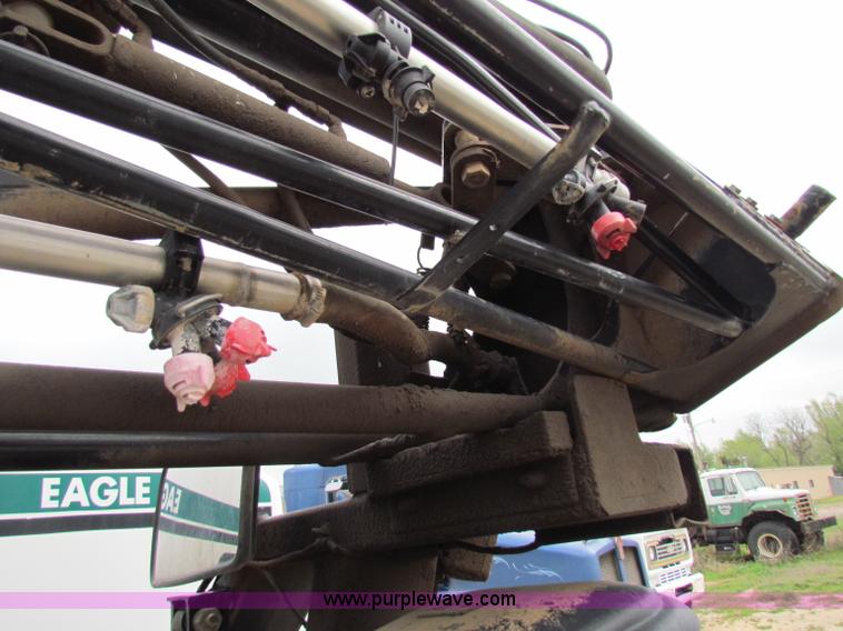 image for item B7213 2002 Willmar Eagle 8500 sprayer