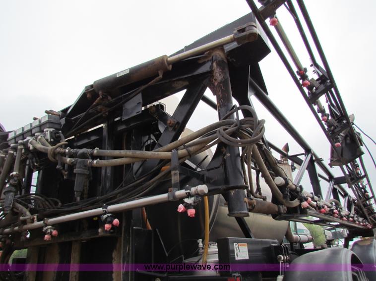 image for item B7213 2002 Willmar Eagle 8500 sprayer