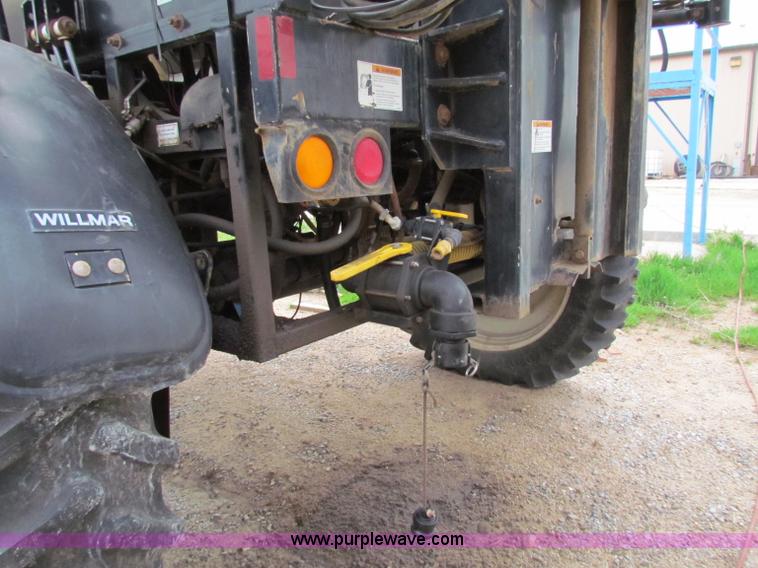 image for item B7213 2002 Willmar Eagle 8500 sprayer