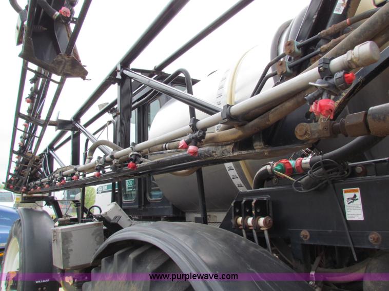image for item B7213 2002 Willmar Eagle 8500 sprayer