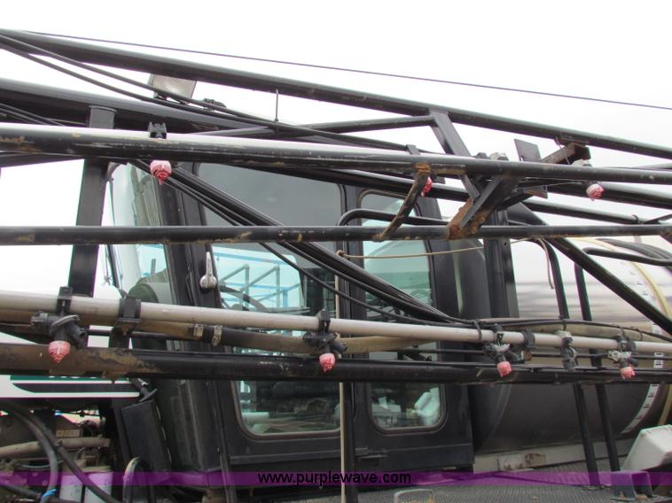 image for item B7213 2002 Willmar Eagle 8500 sprayer