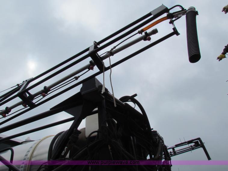image for item B7213 2002 Willmar Eagle 8500 sprayer