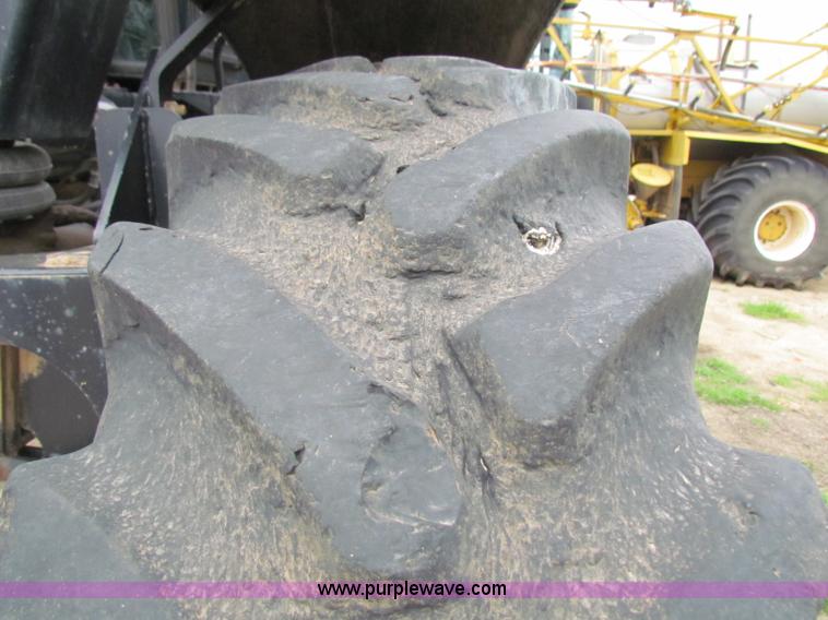 image for item B7213 2002 Willmar Eagle 8500 sprayer