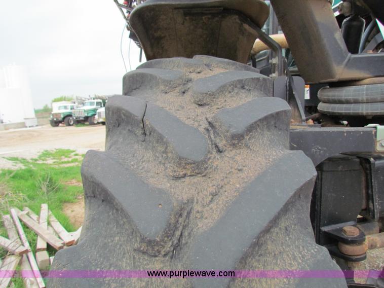 image for item B7213 2002 Willmar Eagle 8500 sprayer