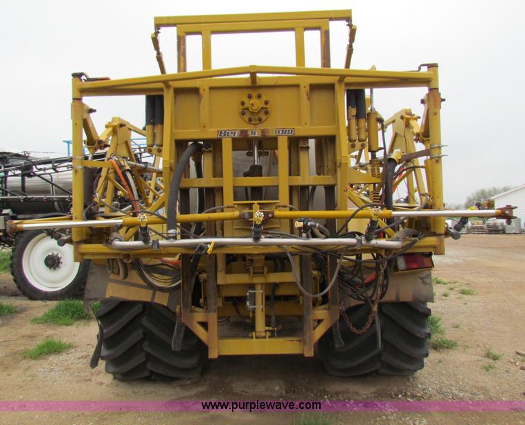 image for item B7214 2000 Ag-Chem TerraGator 8104 floater