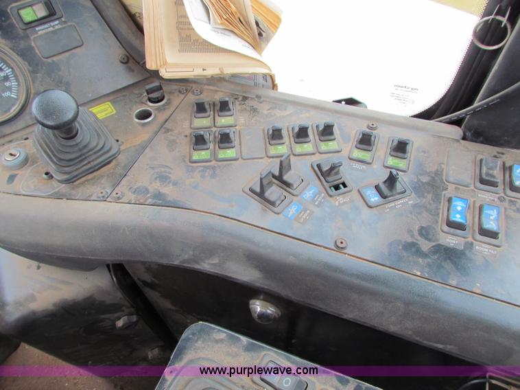 image for item B7214 2000 Ag-Chem TerraGator 8104 floater