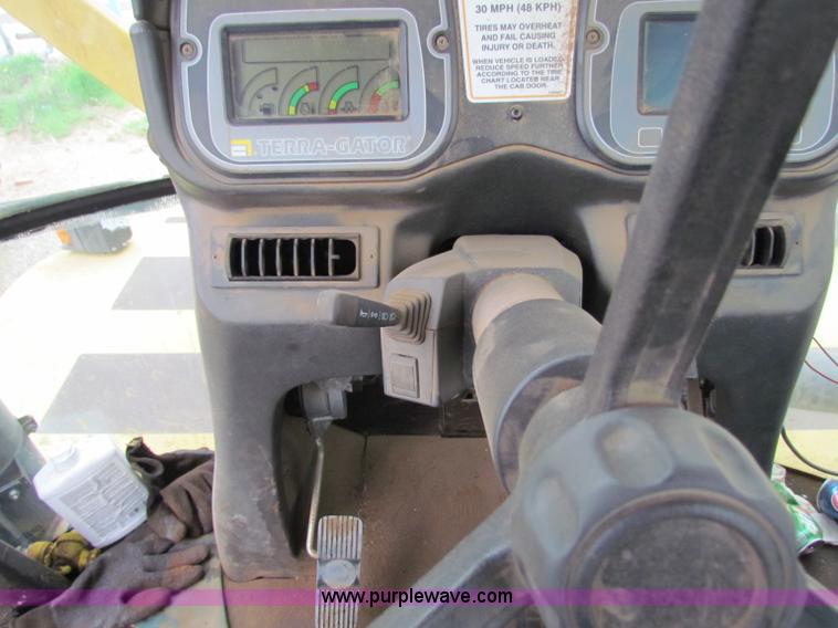 image for item B7214 2000 Ag-Chem TerraGator 8104 floater