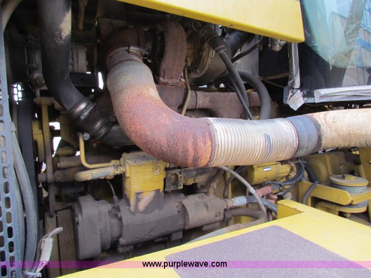 image for item B7214 2000 Ag-Chem TerraGator 8104 floater