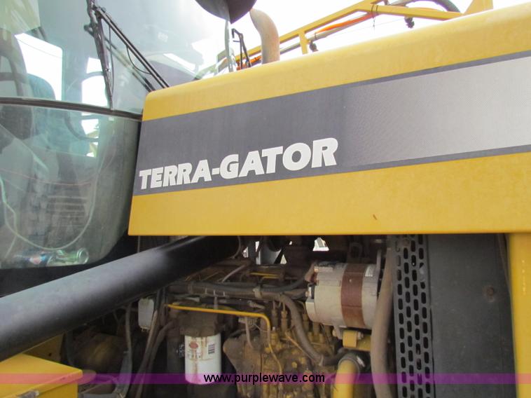 image for item B7214 2000 Ag-Chem TerraGator 8104 floater