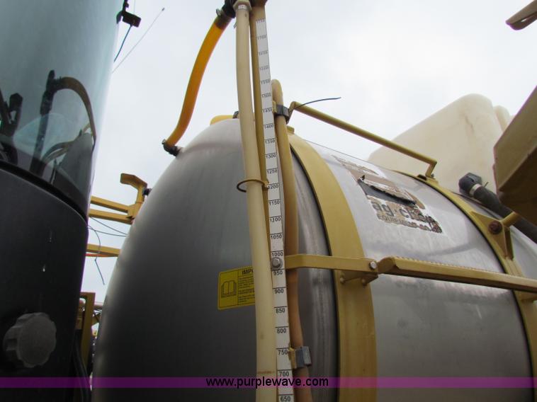 image for item B7214 2000 Ag-Chem TerraGator 8104 floater