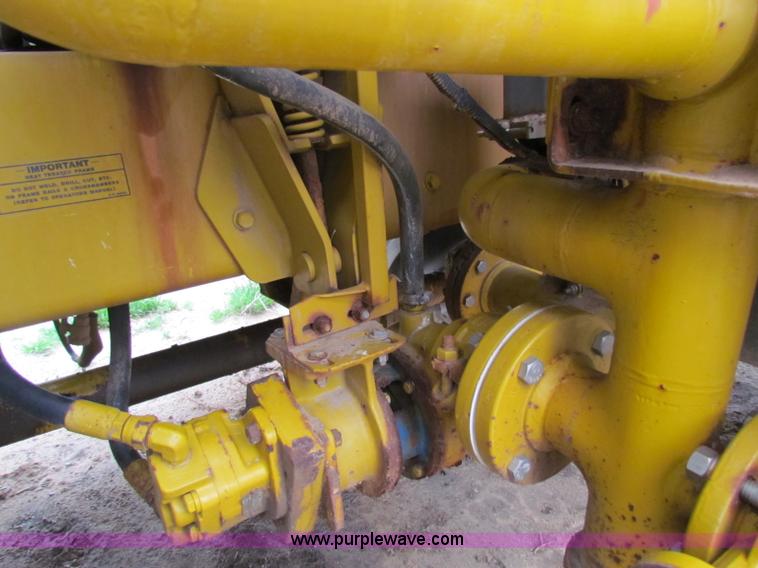 image for item B7214 2000 Ag-Chem TerraGator 8104 floater