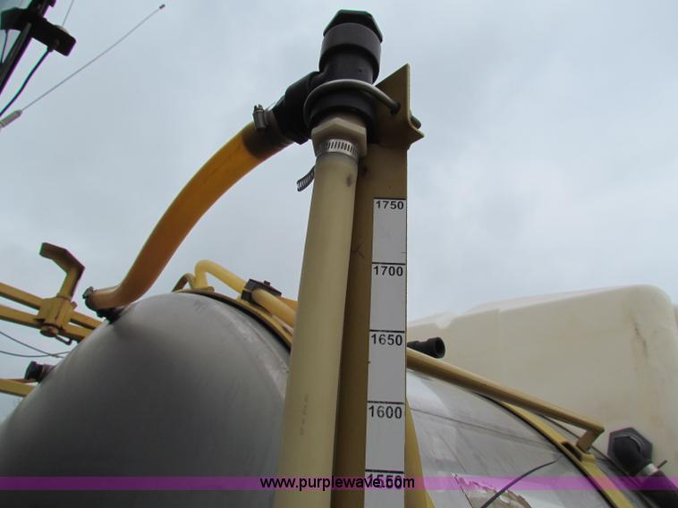 image for item B7214 2000 Ag-Chem TerraGator 8104 floater