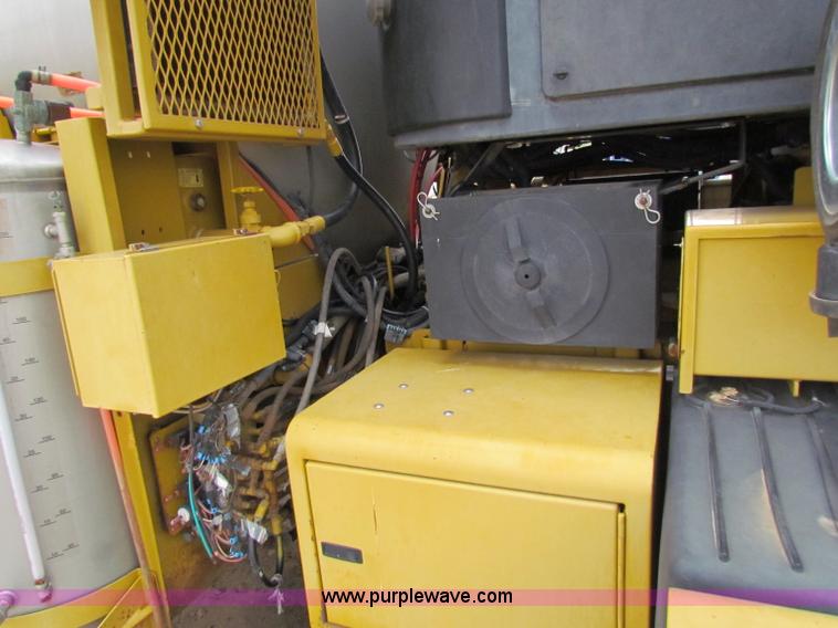 image for item B7214 2000 Ag-Chem TerraGator 8104 floater