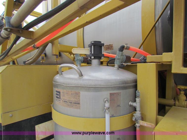 image for item B7214 2000 Ag-Chem TerraGator 8104 floater