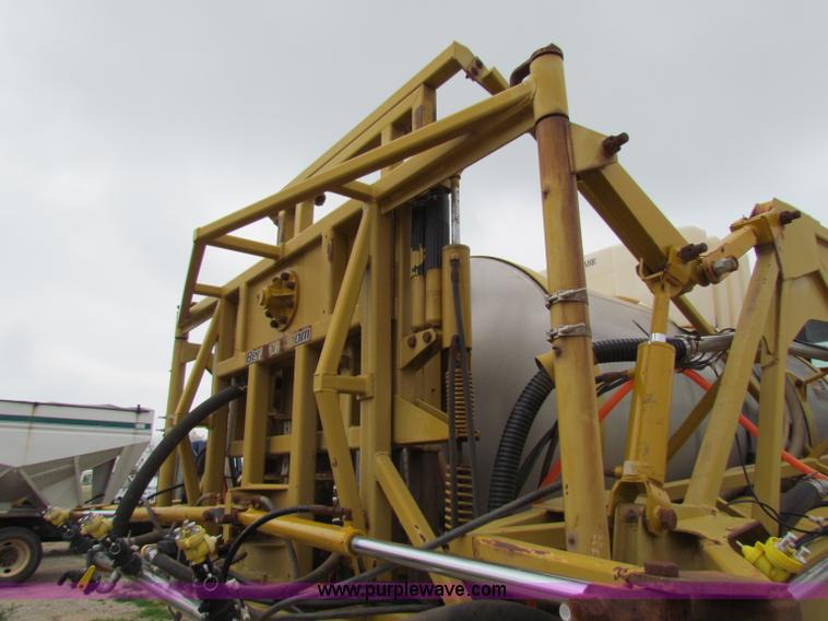 image for item B7214 2000 Ag-Chem TerraGator 8104 floater