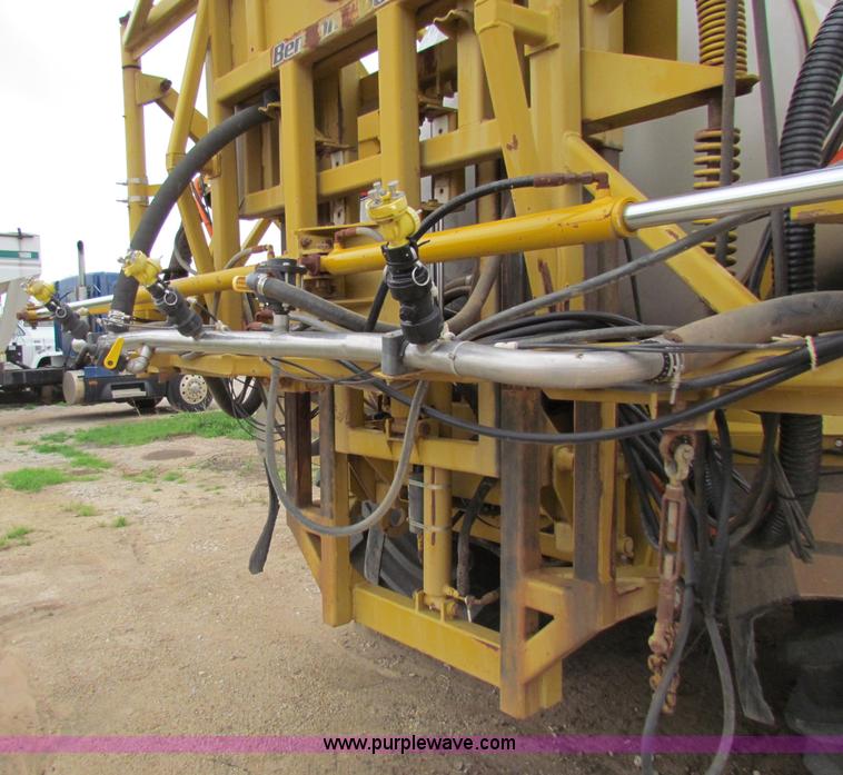 image for item B7214 2000 Ag-Chem TerraGator 8104 floater