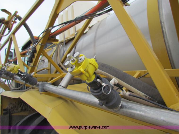 image for item B7214 2000 Ag-Chem TerraGator 8104 floater