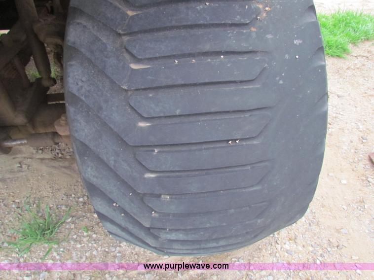 image for item B7214 2000 Ag-Chem TerraGator 8104 floater