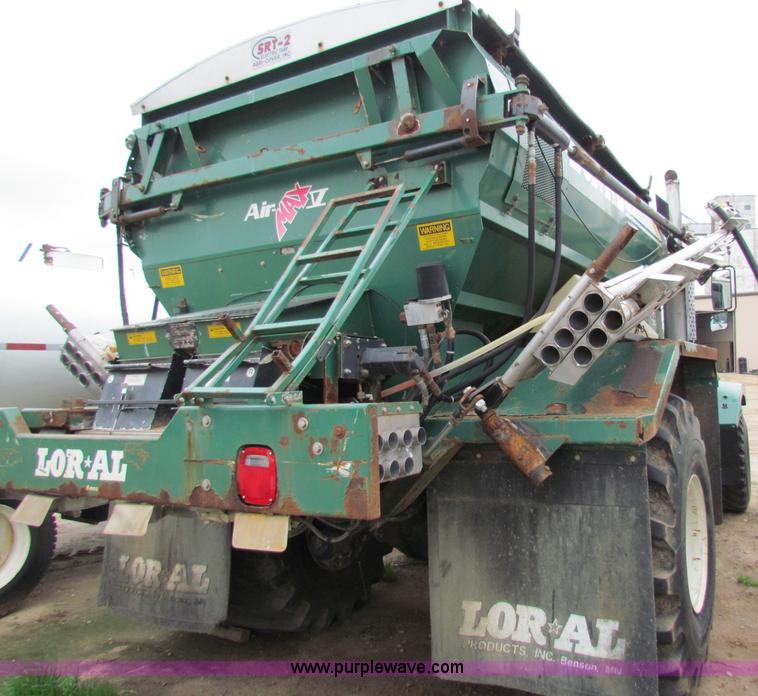 image for item B7215 1999 International 2574 Loral Air-Max V fertilizer truck