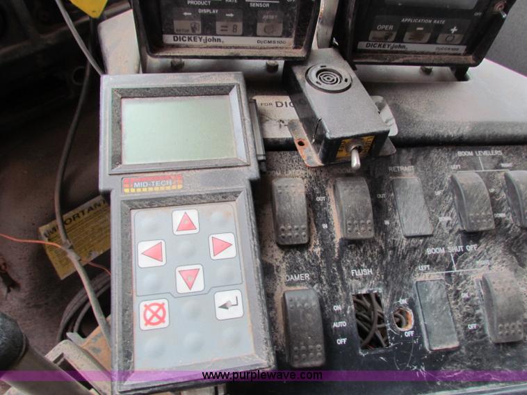 image for item B7215 1999 International 2574 Loral Air-Max V fertilizer truck