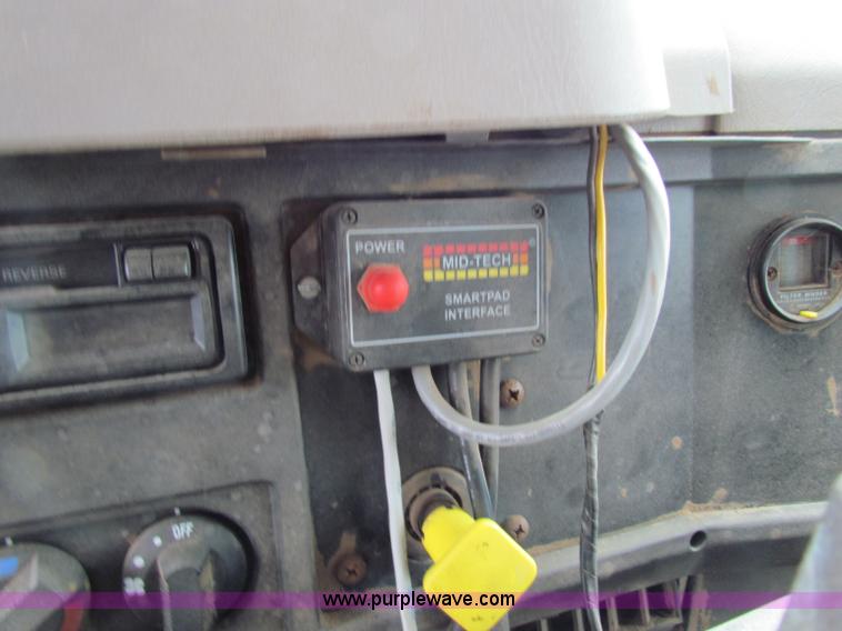 image for item B7215 1999 International 2574 Loral Air-Max V fertilizer truck