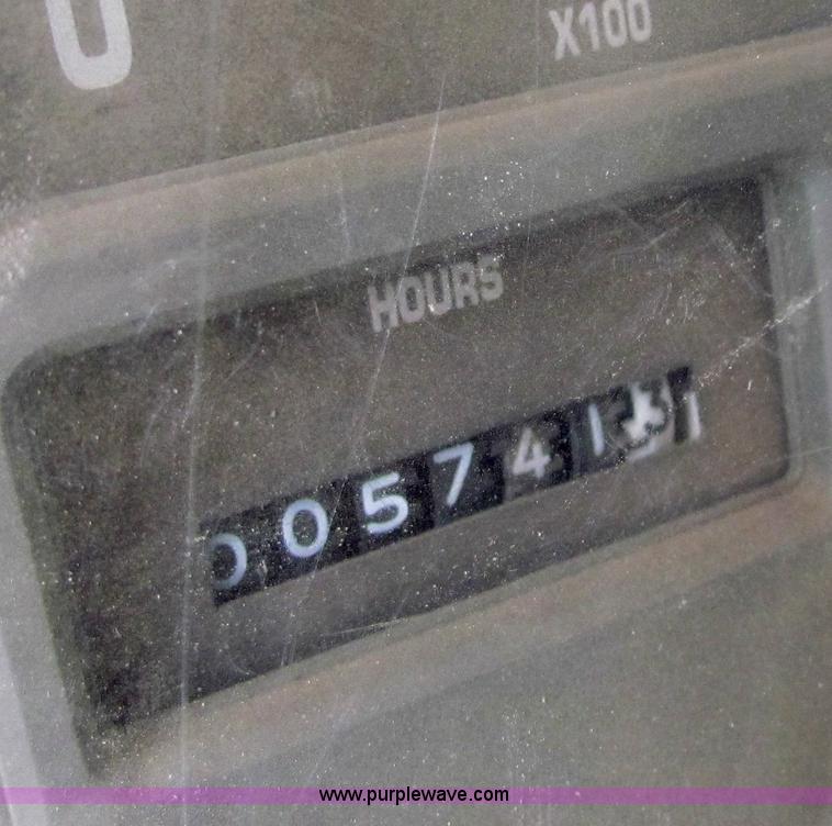 image for item B7215 1999 International 2574 Loral Air-Max V fertilizer truck