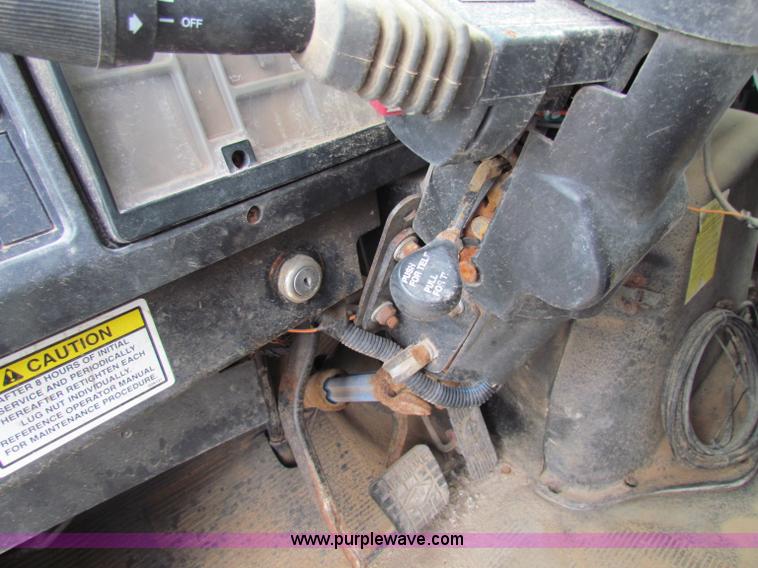 image for item B7215 1999 International 2574 Loral Air-Max V fertilizer truck