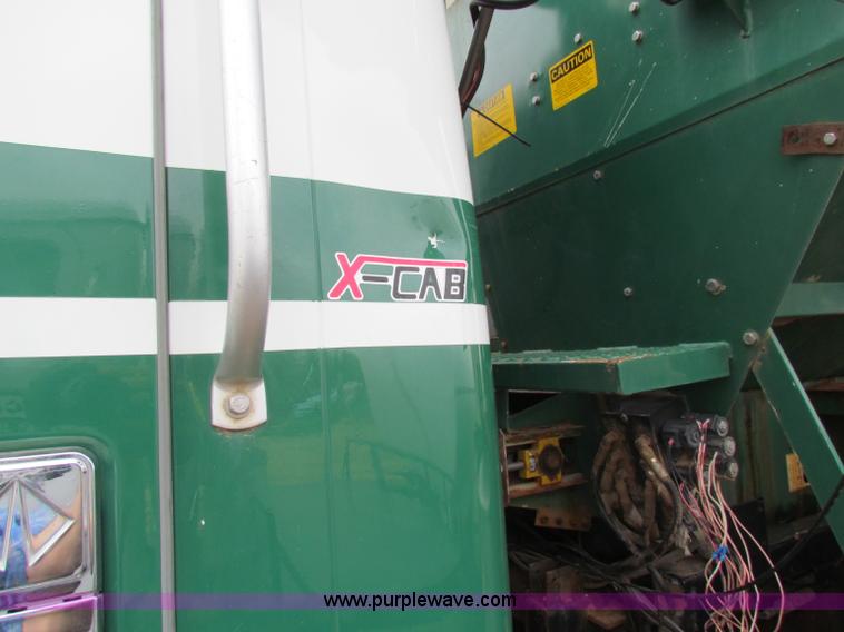 image for item B7215 1999 International 2574 Loral Air-Max V fertilizer truck