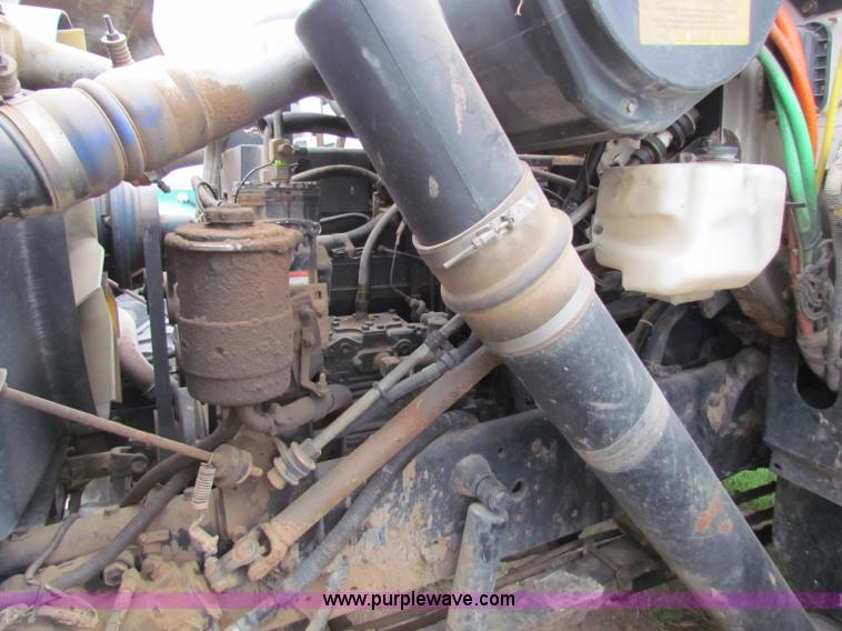 image for item B7215 1999 International 2574 Loral Air-Max V fertilizer truck