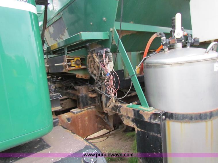 image for item B7215 1999 International 2574 Loral Air-Max V fertilizer truck