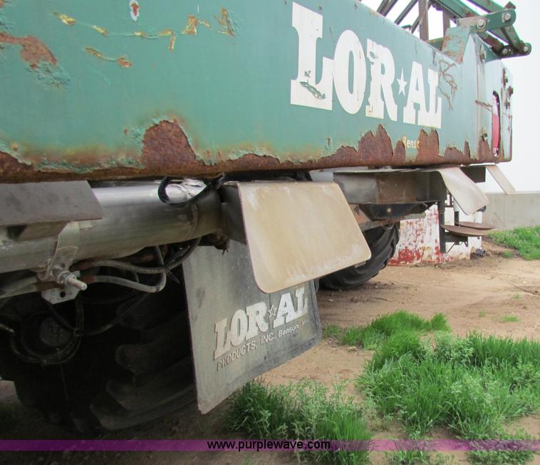 image for item B7215 1999 International 2574 Loral Air-Max V fertilizer truck