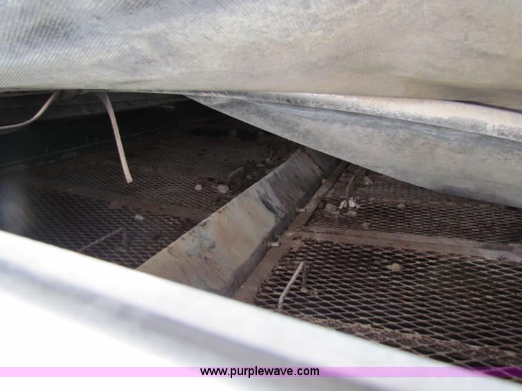 image for item B7215 1999 International 2574 Loral Air-Max V fertilizer truck