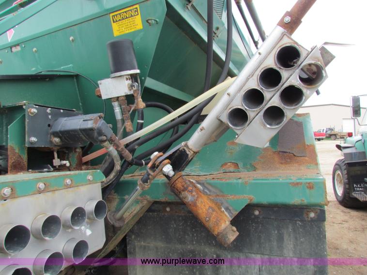 image for item B7215 1999 International 2574 Loral Air-Max V fertilizer truck