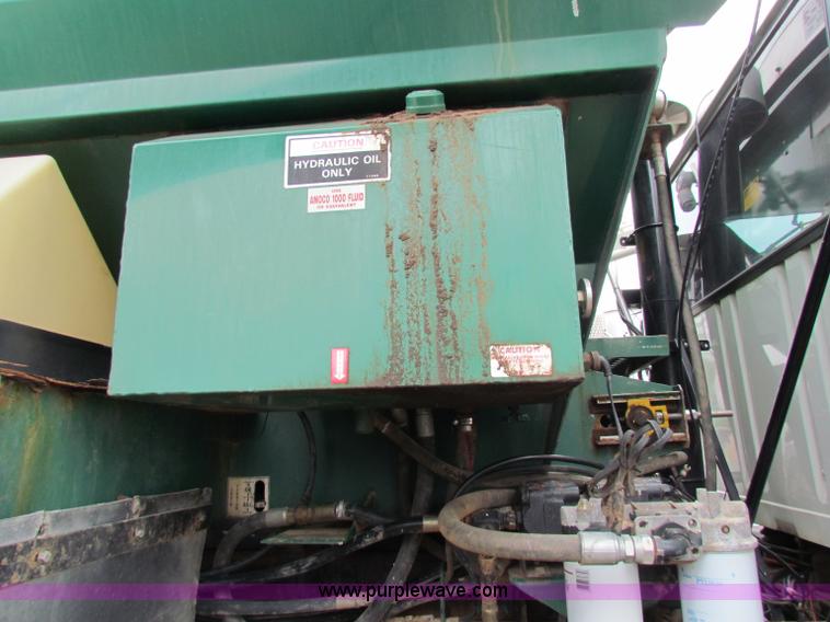 image for item B7215 1999 International 2574 Loral Air-Max V fertilizer truck
