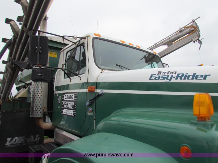 image for item B7215 1999 International 2574 Loral Air-Max V fertilizer truck